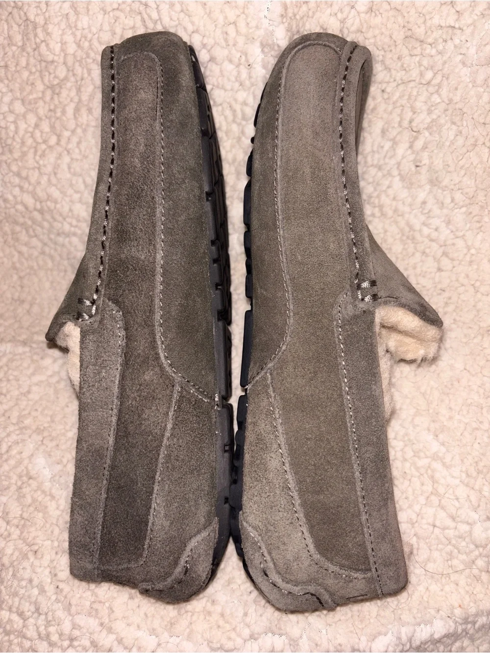 UGG Ascot Charcoal Gray Suede Wool Lined Moccasin Slippers Men’s Size 8 NWT